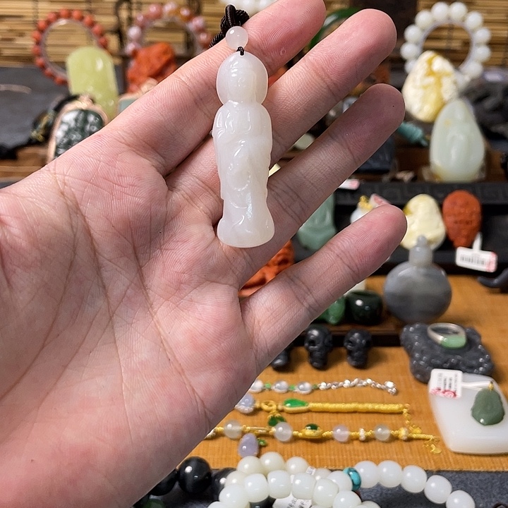 颈饰未镶嵌和田玉吊坠p