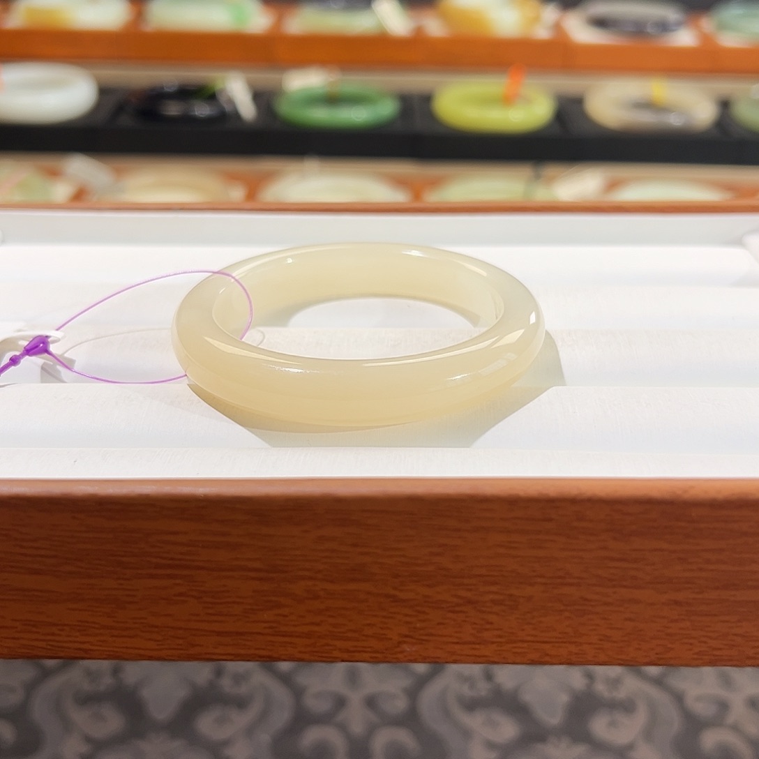 和田玉手镯未镶嵌  【冰猫粉】