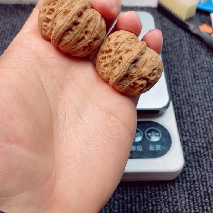 S***³文玩核桃吊坠水尖