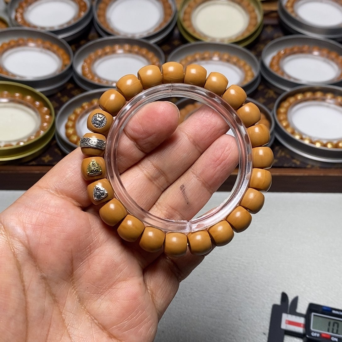 猴头核桃手串90号四标高配直切10左右