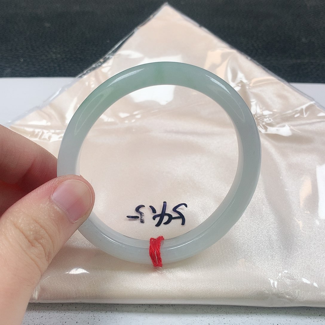 未镶嵌手镯（贵妃镯）翡翠447