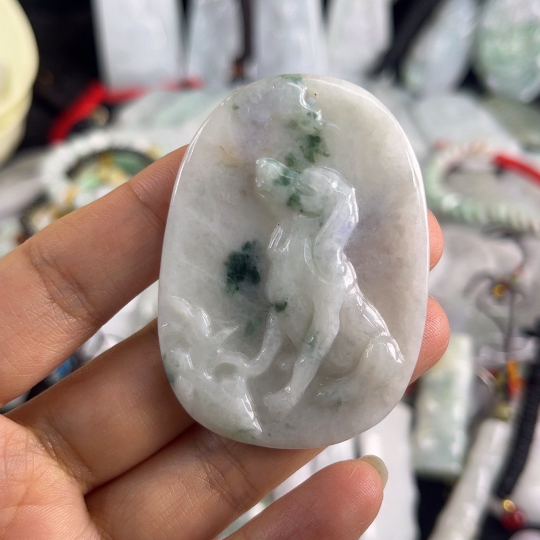 翡翠未镶嵌吊坠(不含链)瑕疵