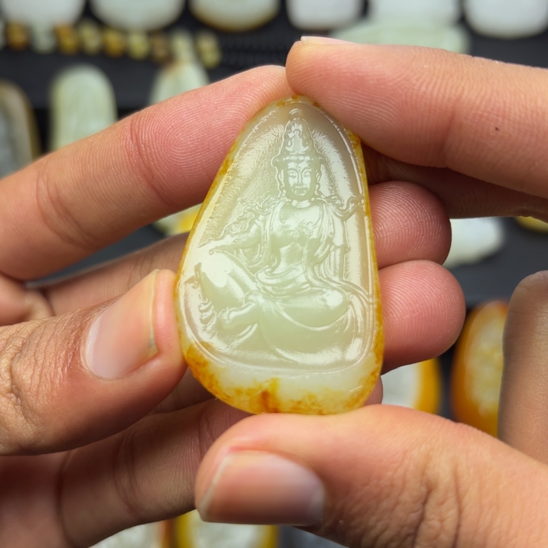 和田玉未镶嵌颈饰