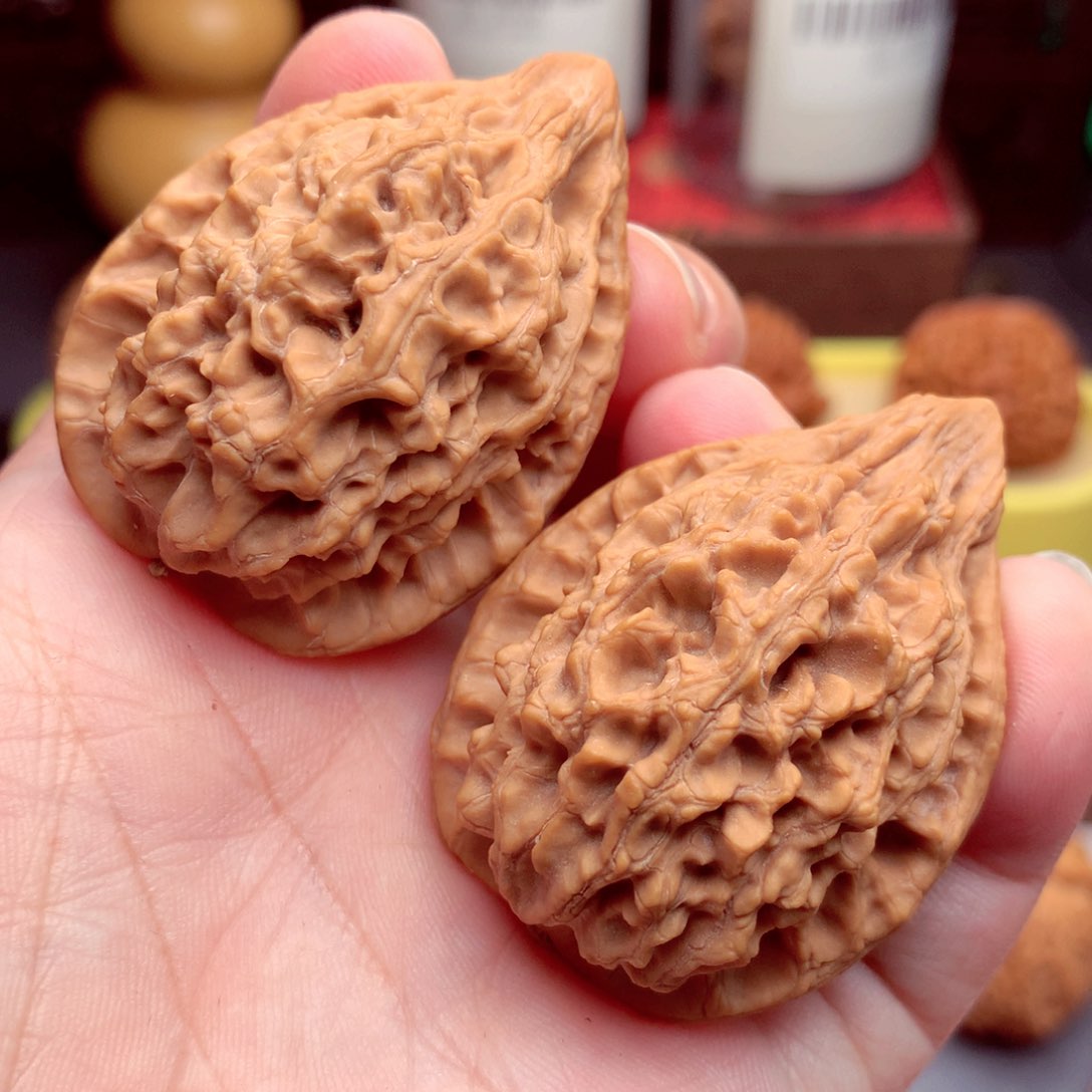 文玩核桃把件十三陵鸡心全品  1号