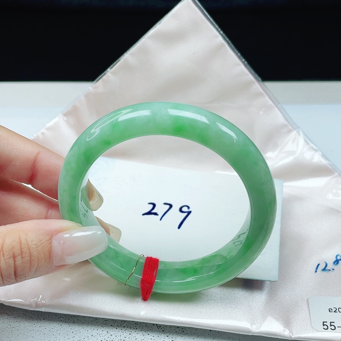 翡翠未镶嵌手镯 正圈55