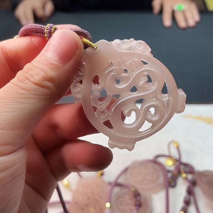 和田玉（糖玉）颈饰未镶嵌啊