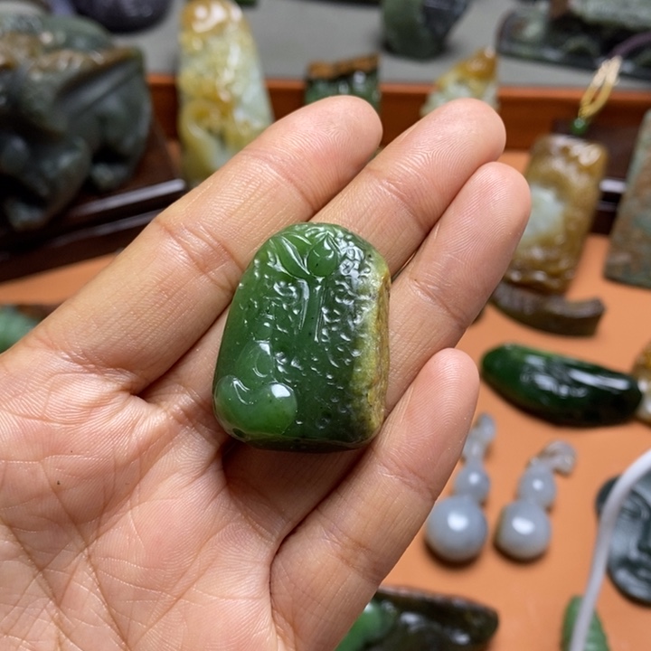 和田玉颈饰未镶嵌