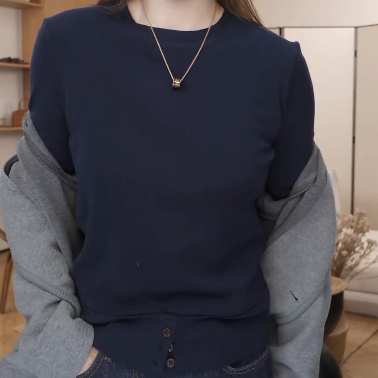 小众设计师下摆三粒扣工艺感休闲T恤女2025新款秋季纯色长袖上衣