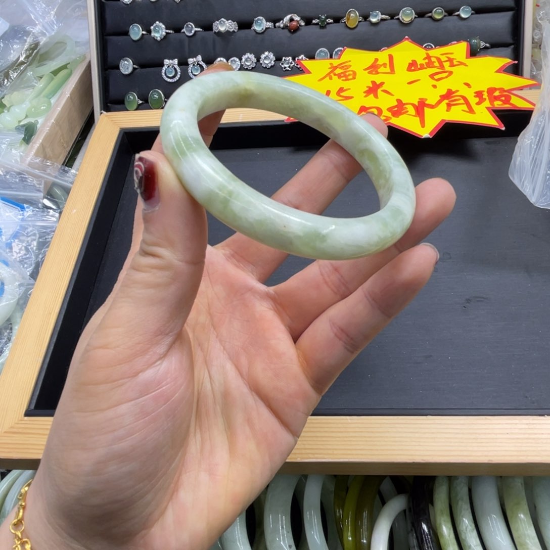 蛇纹石玉手镯未镶嵌62口径福利款有瑕疵