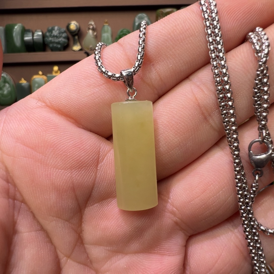 和田玉银S925镶嵌颈饰新疆若羌柠檬黄冰油底吊坠中性款