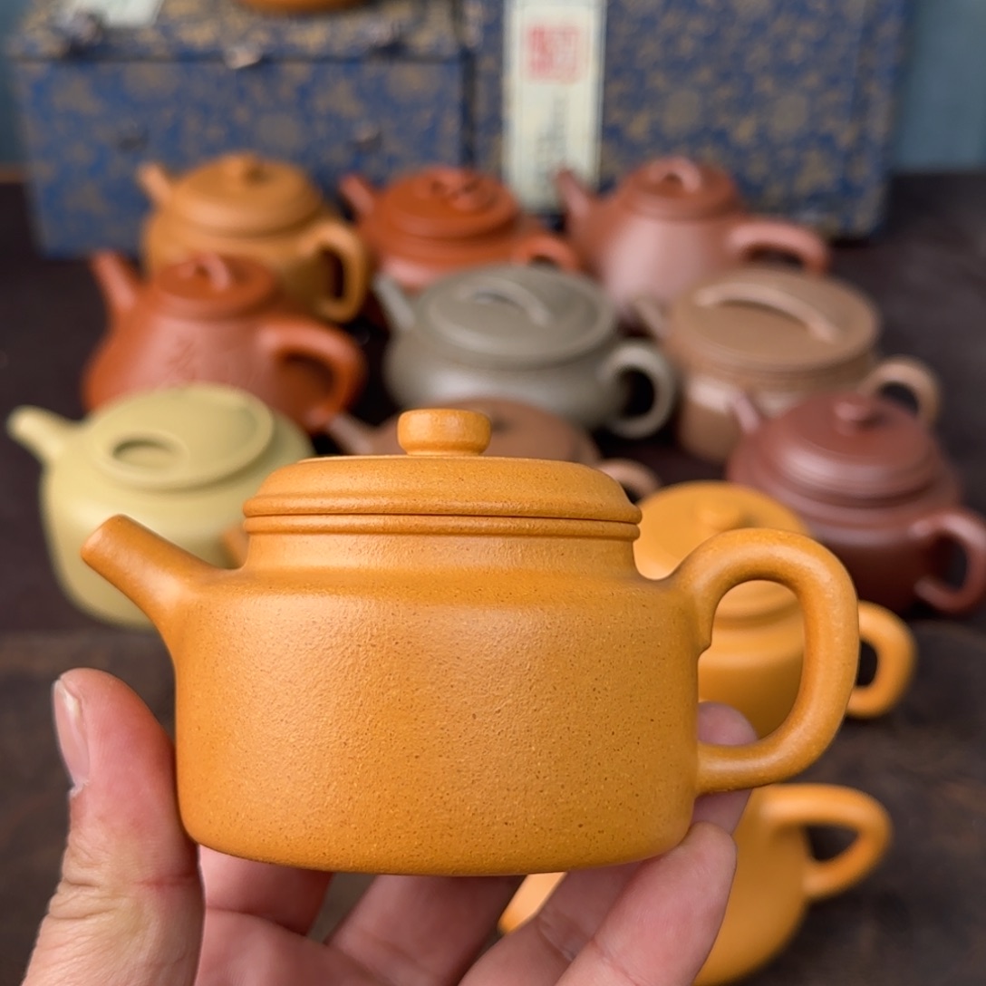 紫砂茶壶实**是老宕口黄金段德钟160cc