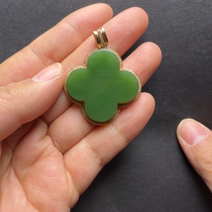 和田玉颈饰18K金镶嵌