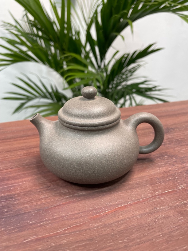 清灰紫泥容天壶容量一百六，四十目