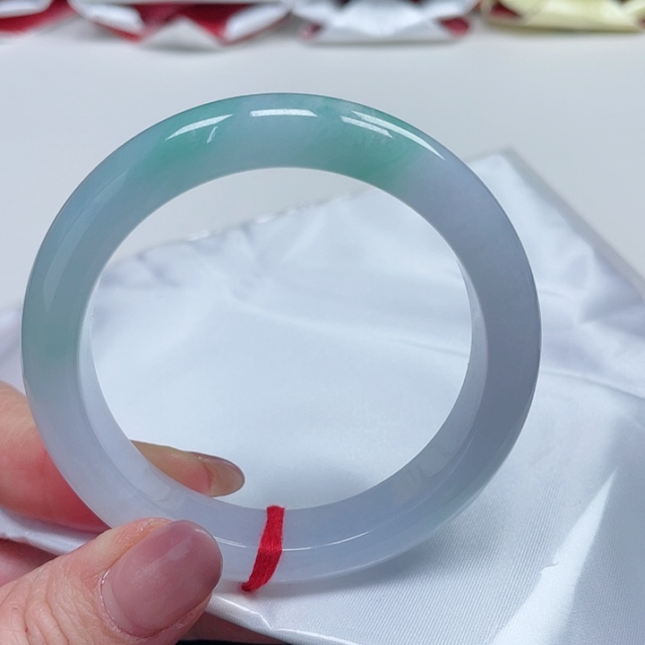 翡翠手镯未镶嵌缅甸翡翠