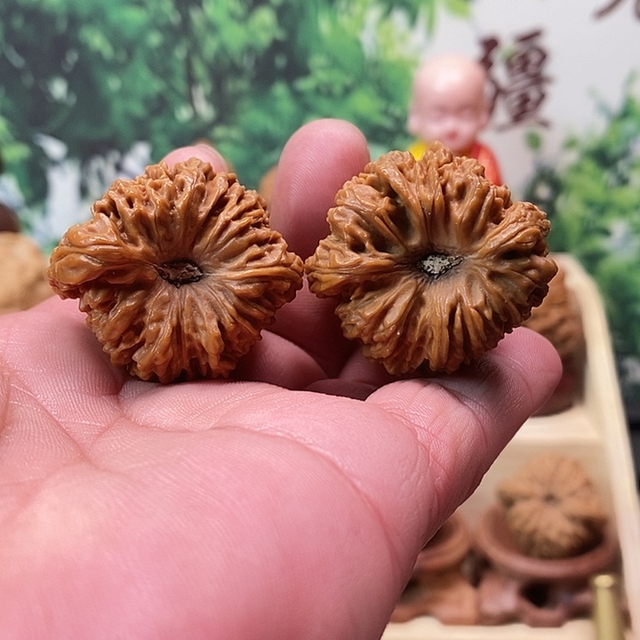 文玩核桃吊坠h****6拉丝凹底南疆石