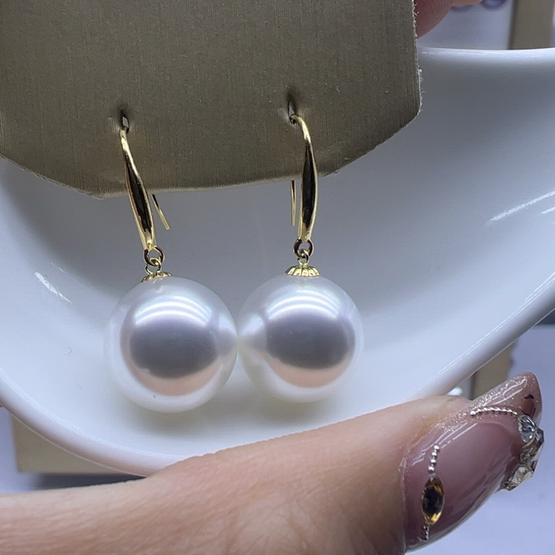 耳饰18K金镶嵌淡水珍珠