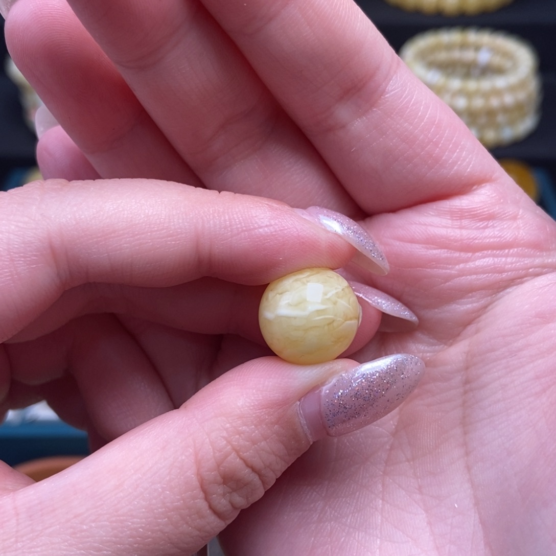 熬***.蜜蜡未镶嵌珠宝奇石