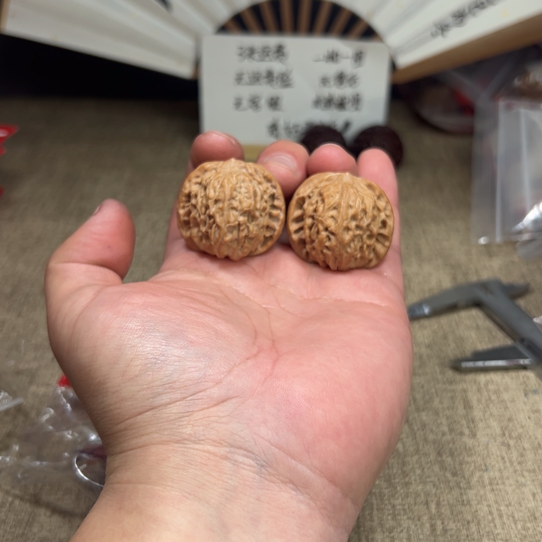 啊***吁文玩核桃把件文玩核桃一物一图