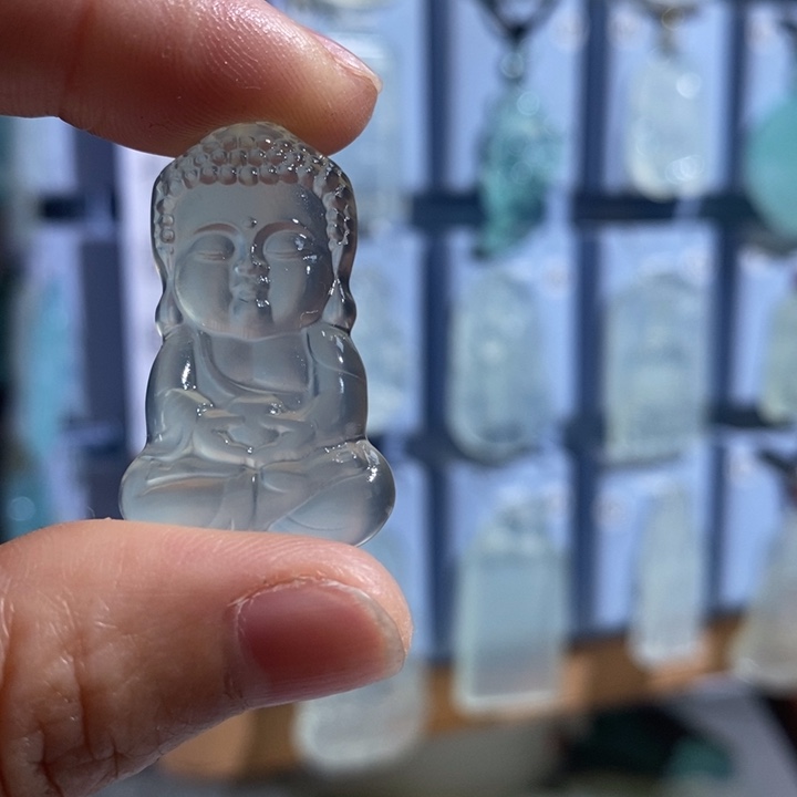 逆***鳞岫玉未镶嵌颈饰吊坠