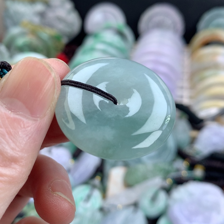 翡翠颈饰未镶嵌吊坠