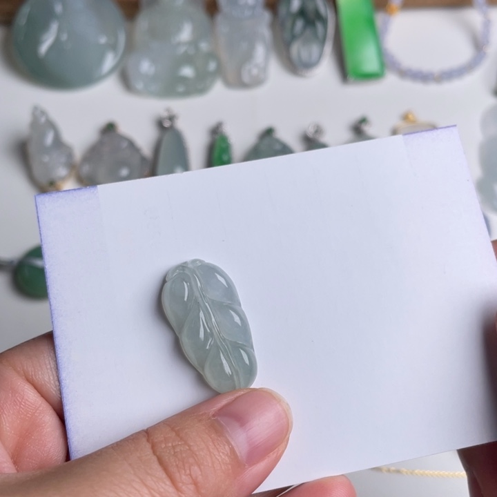 翡翠未镶嵌颈饰天然A货翡翠叶子