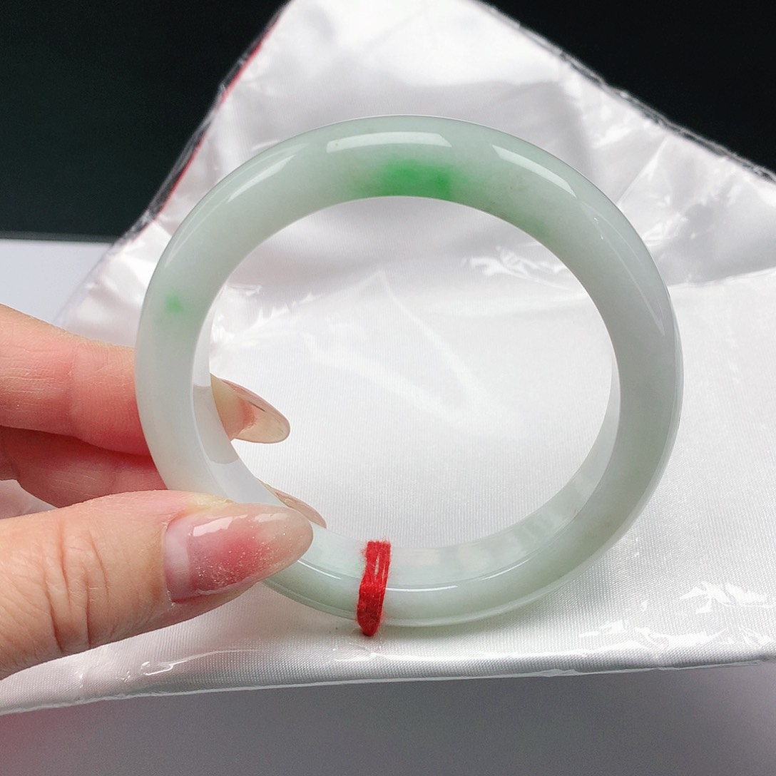 翡翠手镯未镶嵌翡翠022