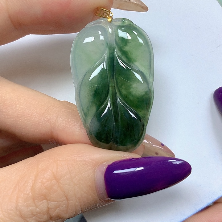 翡翠18K金镶嵌颈饰挂件