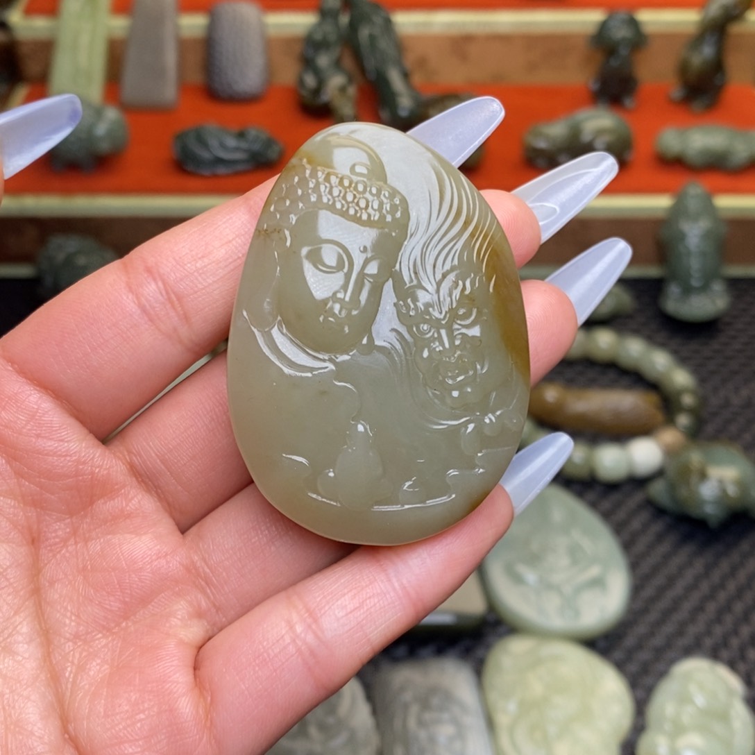 和田玉颈饰未镶嵌