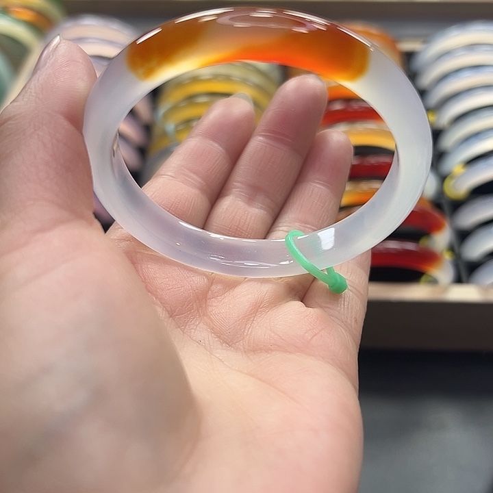 玛瑙/玉髓手镯未镶嵌56.9