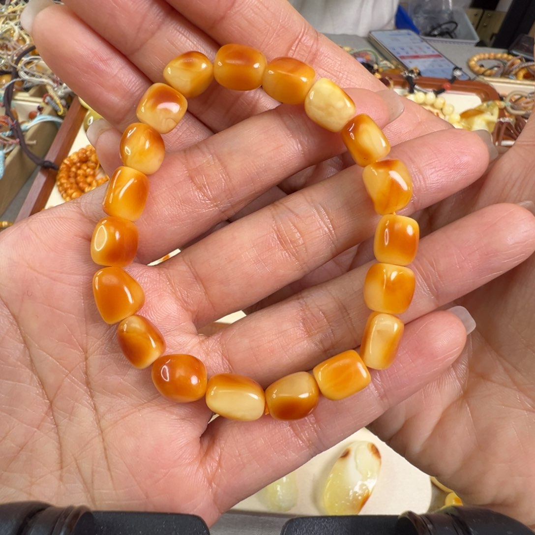 蜜蜡裸石未镶嵌蜜蜡