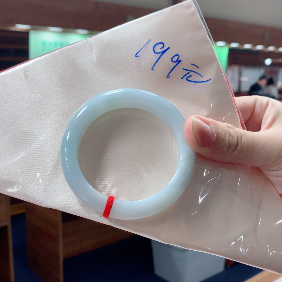 翡翠未镶嵌手镯买断