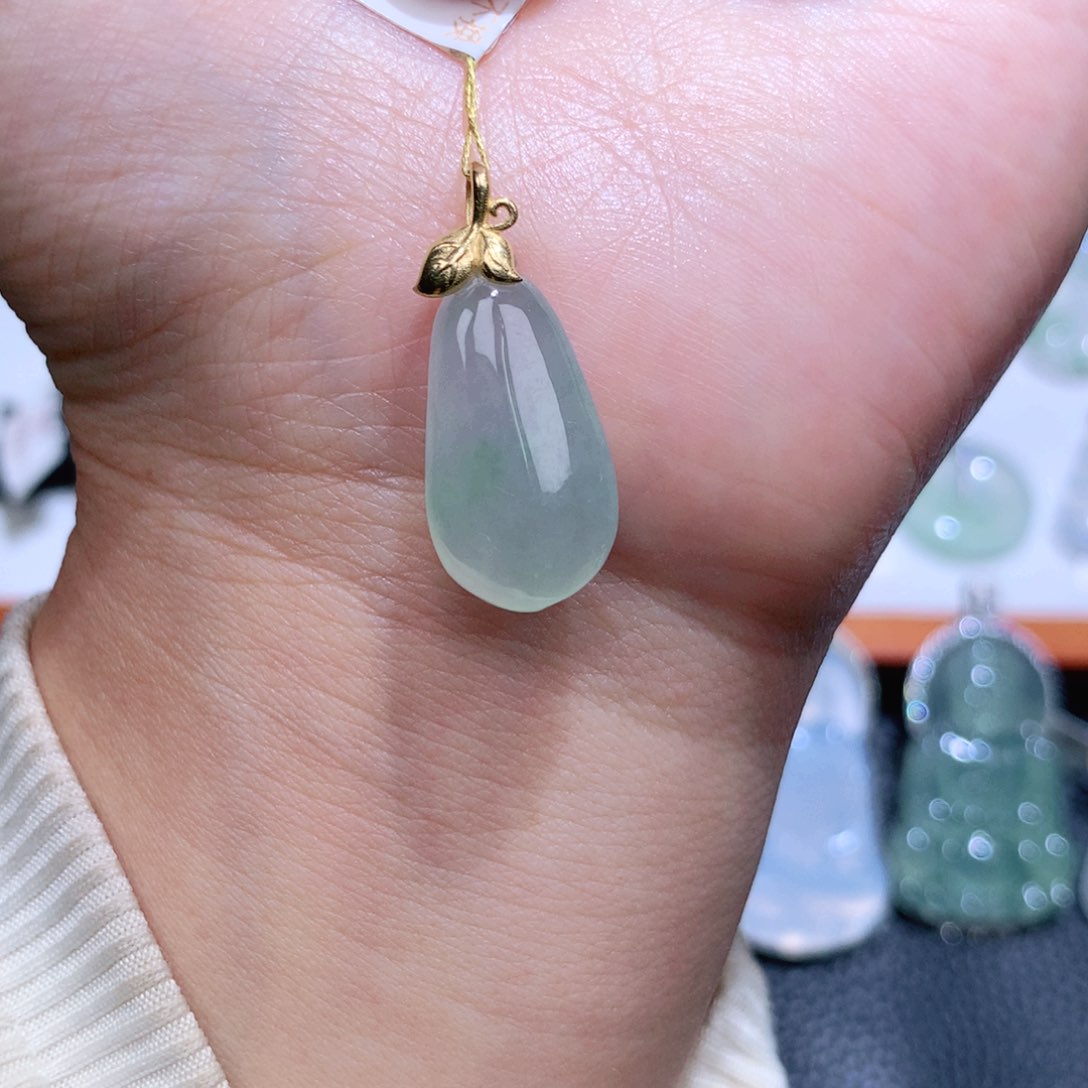 颈饰18K金镶嵌翡翠福瓜