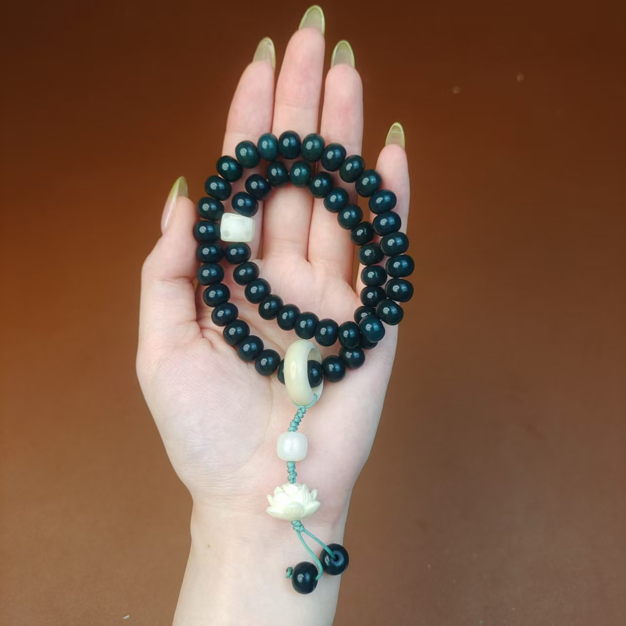 文人墨客菩提手持（带莲花）LQ766