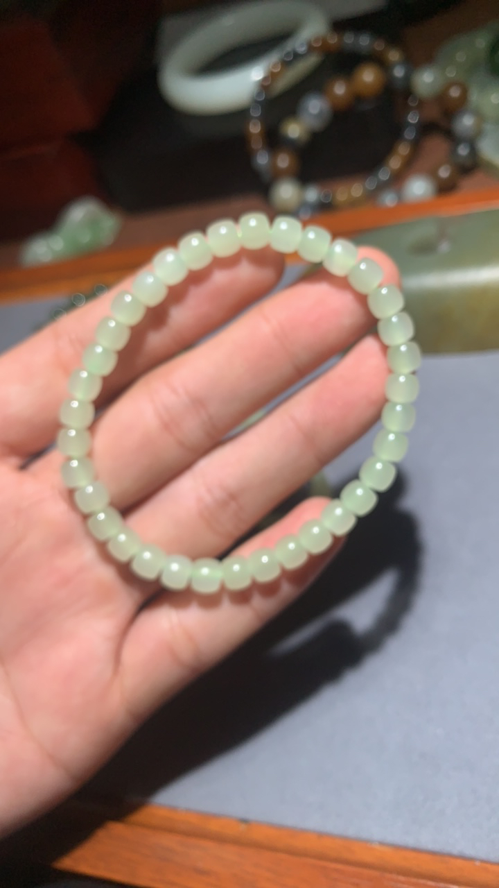 新疆和田玉精工单圈手串