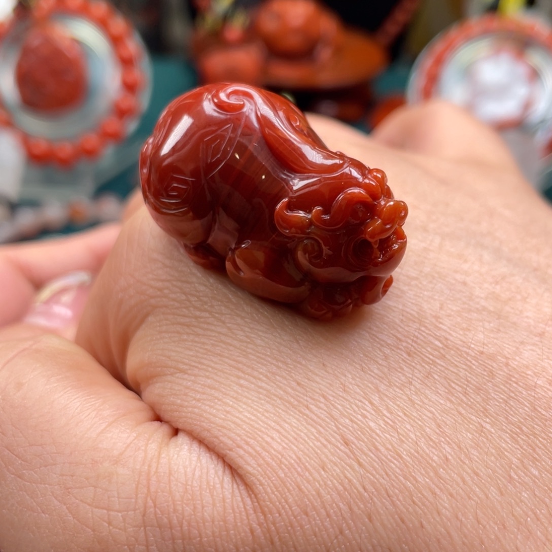 南红玛瑙未镶嵌原矿川料南红牛血红双色貔貅