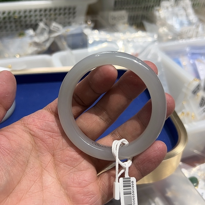 郝****未镶嵌手镯和田玉C0055烟紫手镯