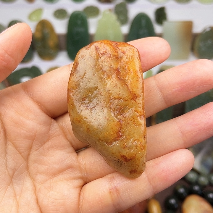 岫岩河磨玉（透闪石质玉）颈饰未镶嵌