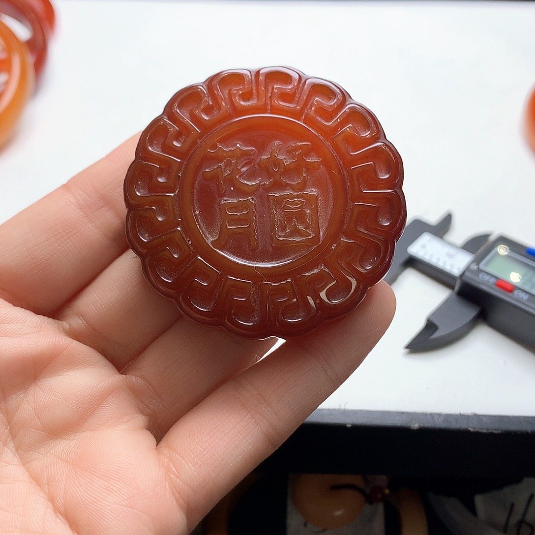 未镶嵌石英质玉（黄龙玉）手镯天****7