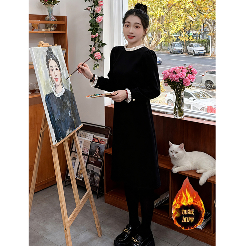 2025冬季法式赫本风花边拼接黑色显瘦气质连衣裙配大衣打底裙8633