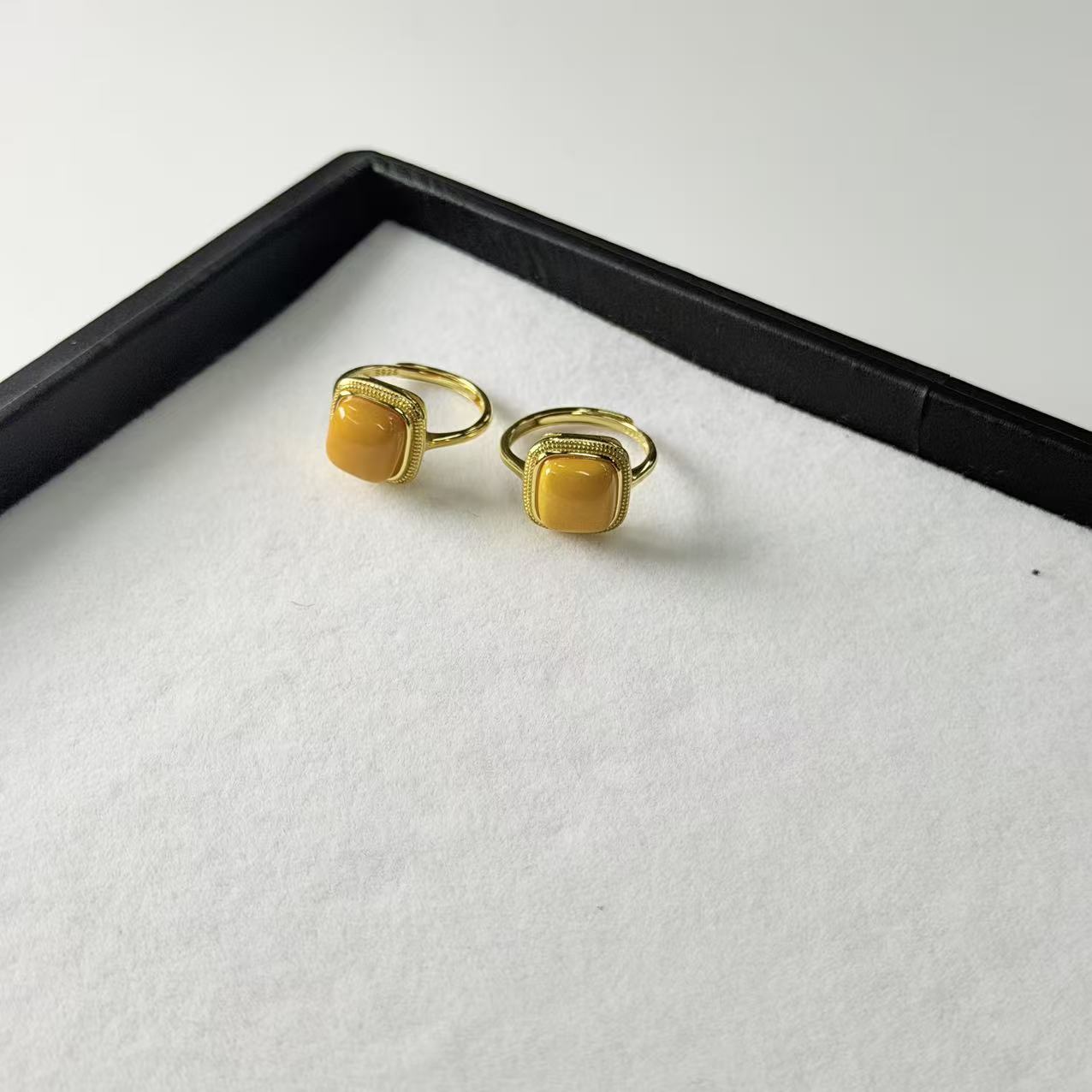 【睿泽赏宝】S925蜜蜡方形戒指多样性发一/有瑕8*8*4 KL0370016