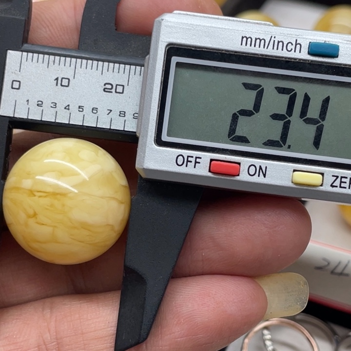未镶嵌琥珀裸石珠子