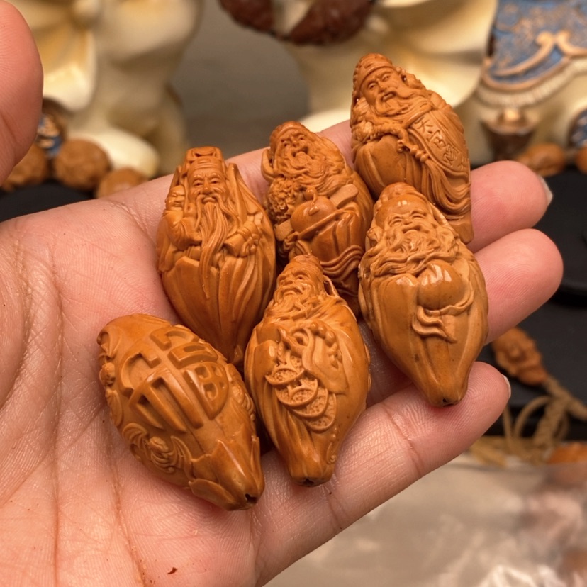 【闪购商品】橄榄核吊坠源*码橄榄手工雕刻工艺