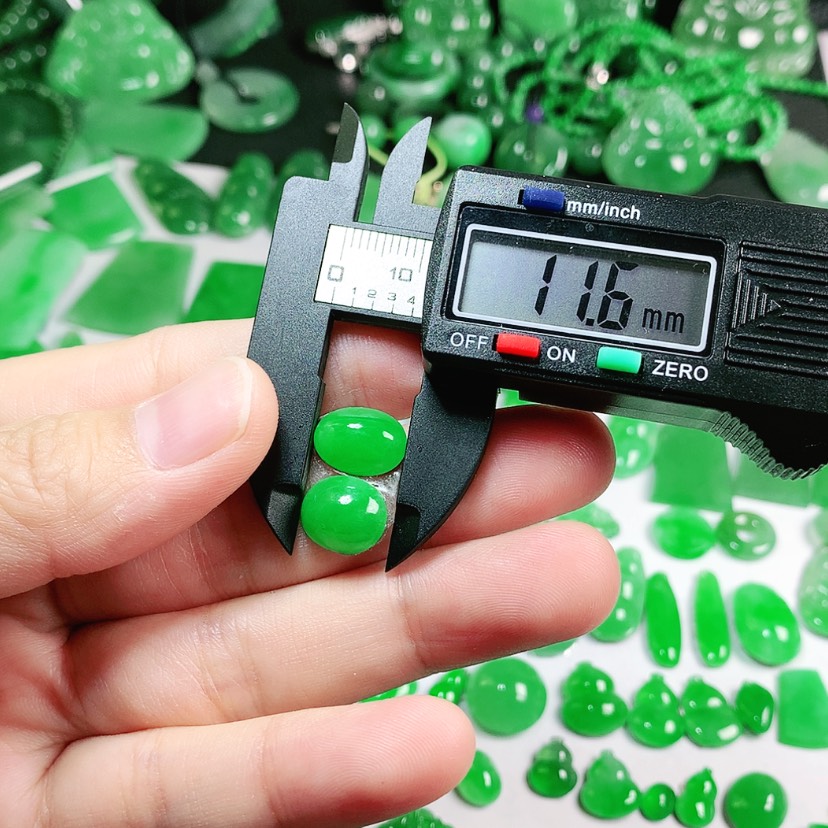 【闪购商品】翡翠颈饰未镶嵌玫*?翡翠11.6*8.8*4.7