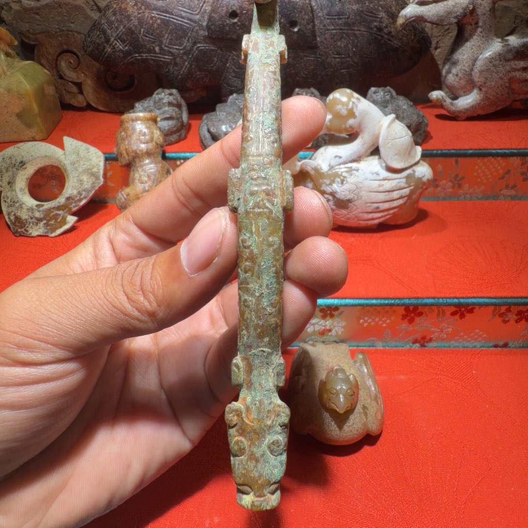 依***古和田玉（糖玉）未镶嵌颈饰