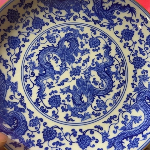 一天只喝一点的牛奶还喝着咖啡看