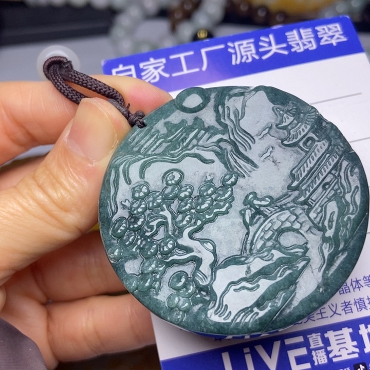 翡翠颈饰未镶嵌翡翠