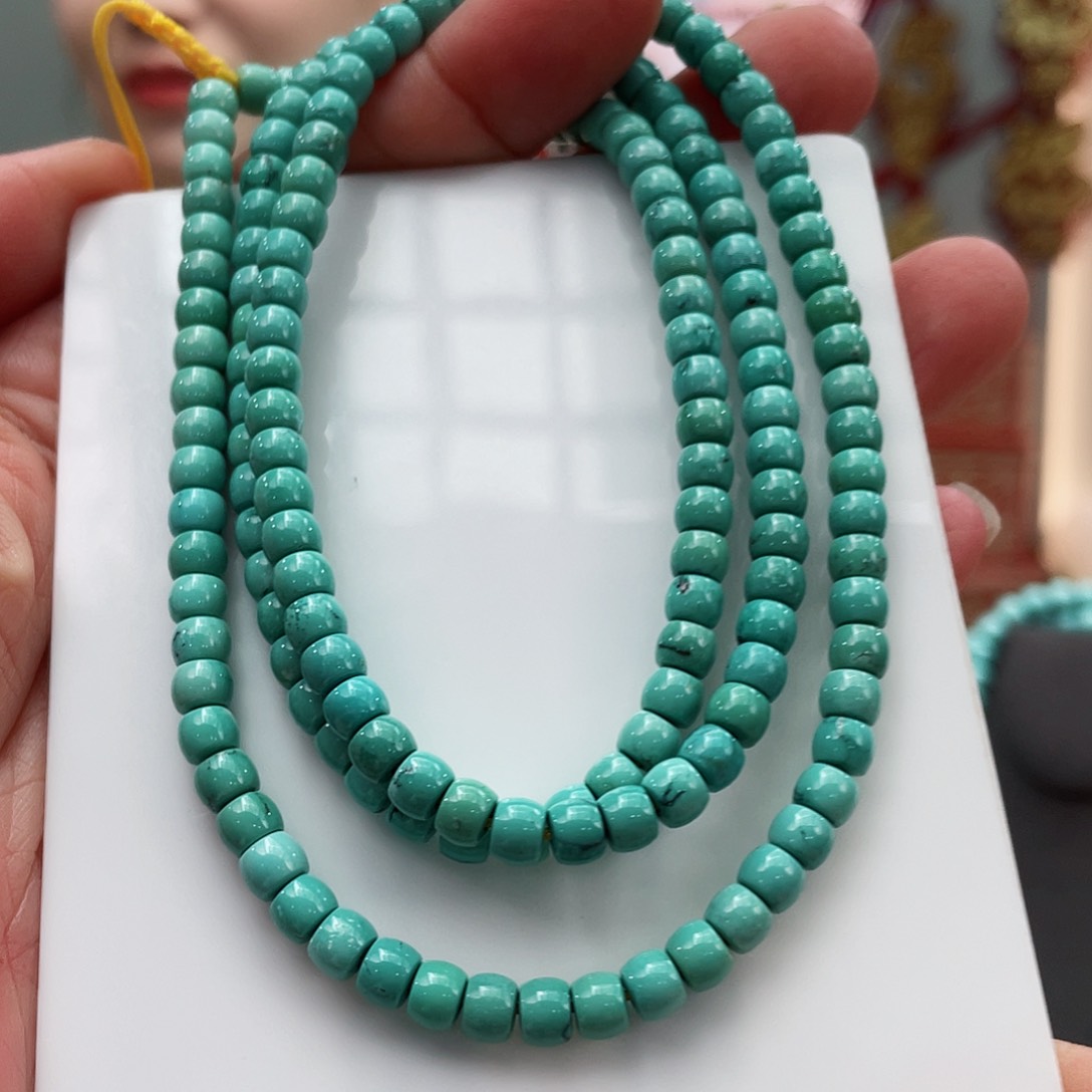 绿松石颈饰未镶嵌