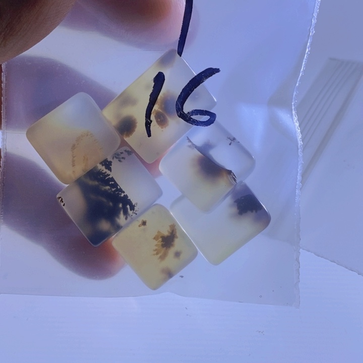 玛瑙/玉髓颈饰未镶嵌丫**?