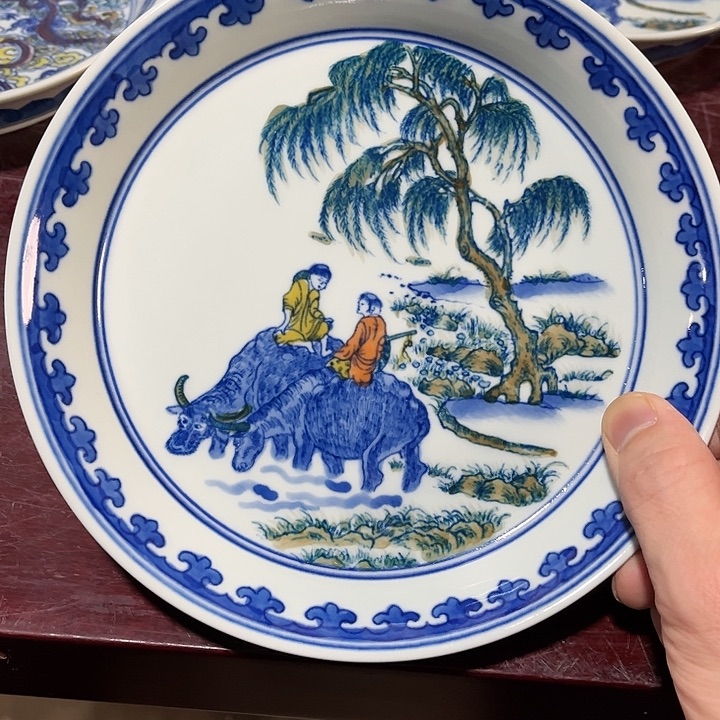 瓷片///////直径19厘米。绿。