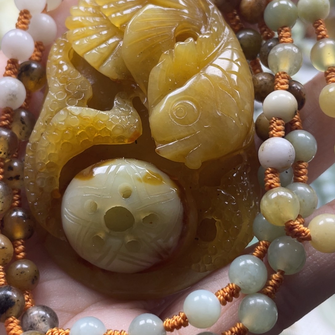 蛇纹石玉颈饰未镶嵌